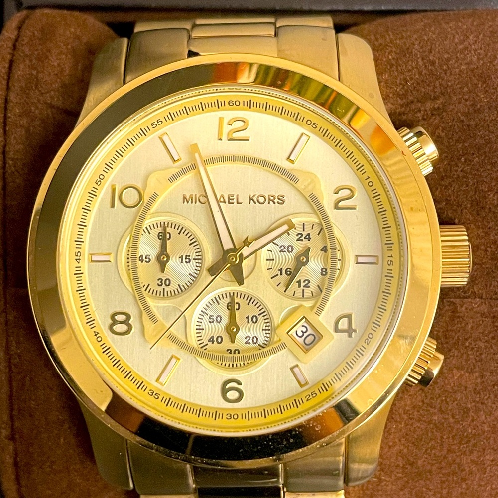 Like NEW Micheal Kors watch, Gold.